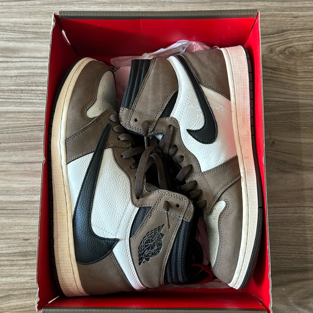 Travis Scott Jordan 1 mocha